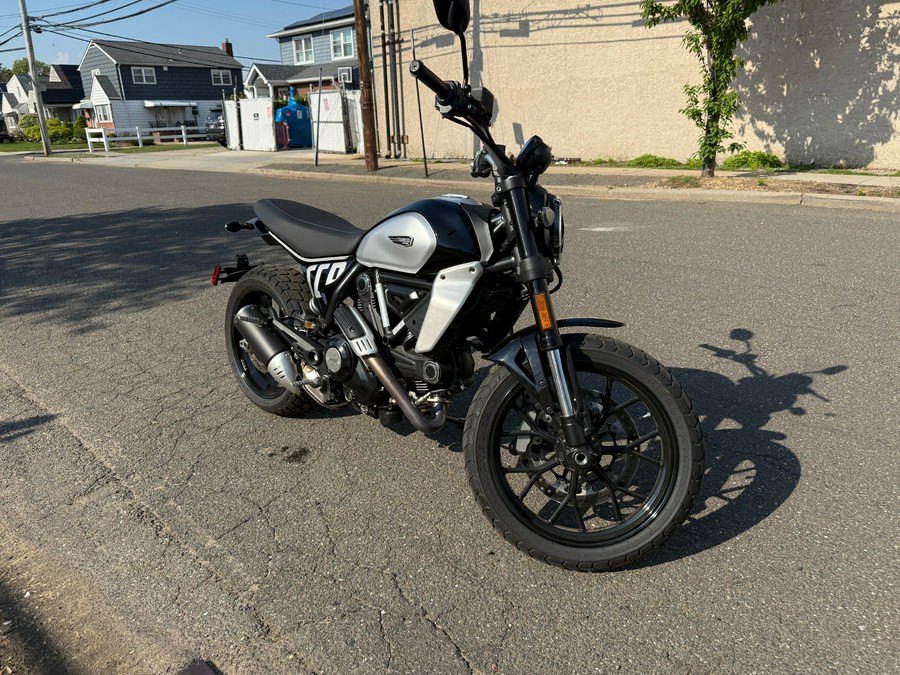 2024 Ducati Scrambler Icon