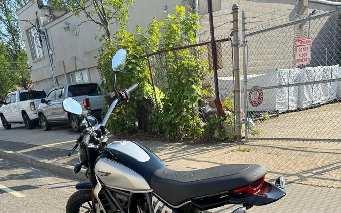 2024 Ducati Scrambler Icon