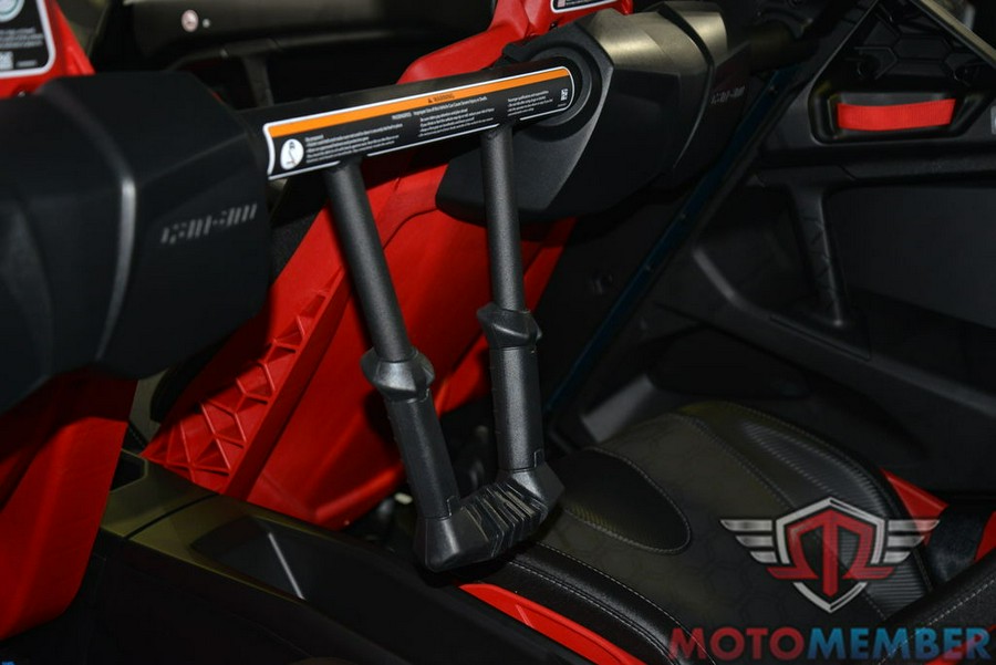 2025 Can-Am Maverick R MAX X rs With SMART-SHOX