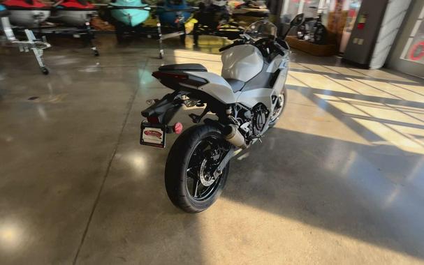 2025 Kawasaki NINJA 500