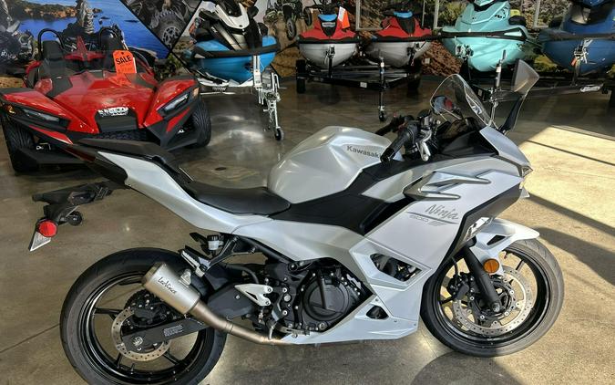 2025 Kawasaki NINJA 500