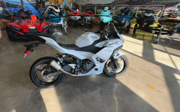 2025 Kawasaki NINJA 500