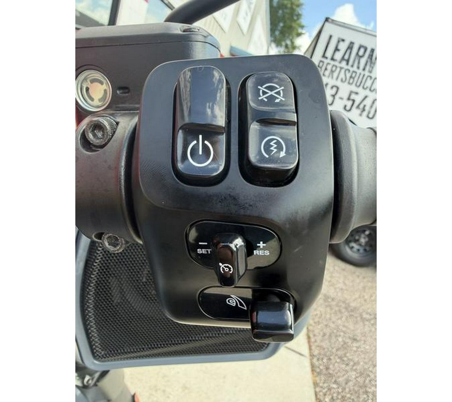 2021 Indian Motorcycle® Chieftain® Dark Horse® Icon Stealth Gray