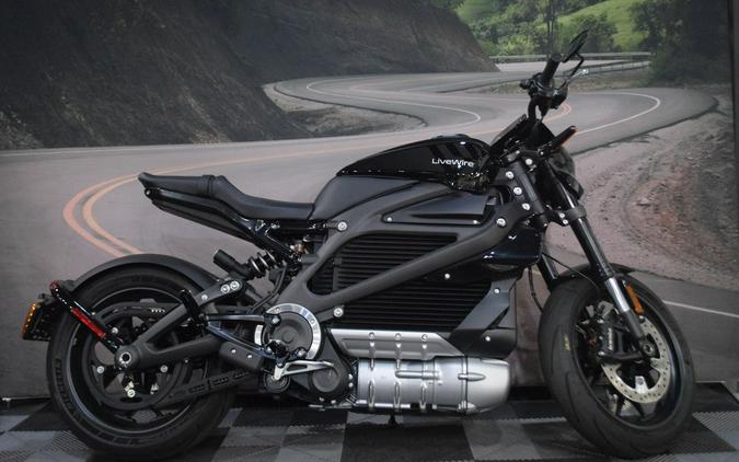 2021 LiveWire One Review [27 Fast Facts – Electric Motorcycle]