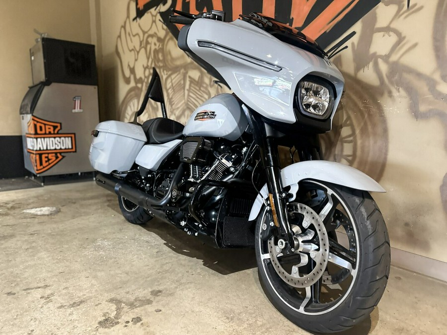 FLHX 2024 Street Glide®