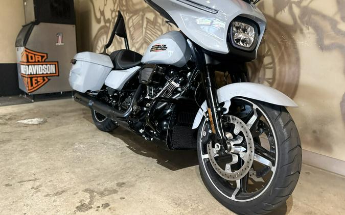 FLHX 2024 Street Glide®