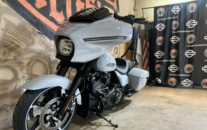 FLHX 2024 Street Glide®