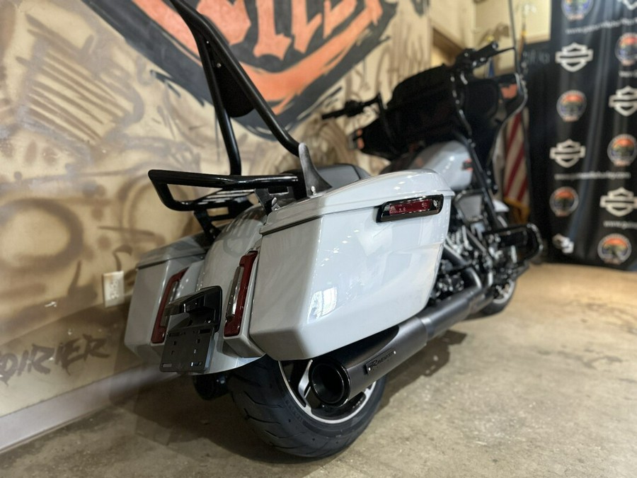 FLHX 2024 Street Glide®