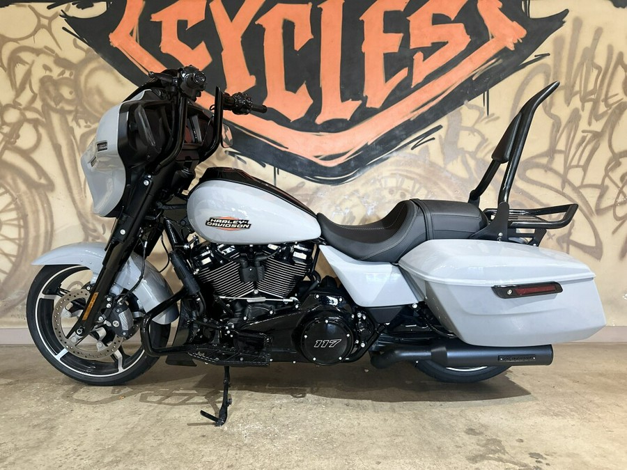 FLHX 2024 Street Glide®