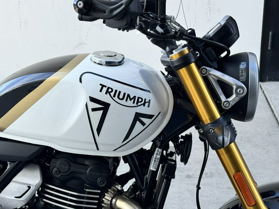 2026 Triumph Speed 400 Pearl Metallic WhitePhantom Black