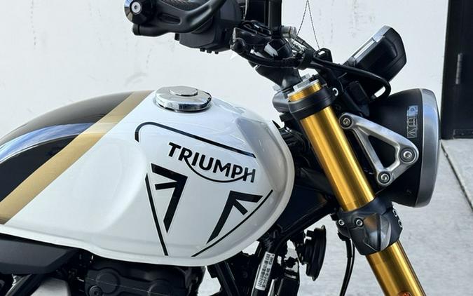 2026 Triumph Speed 400 Pearl Metallic WhitePhantom Black