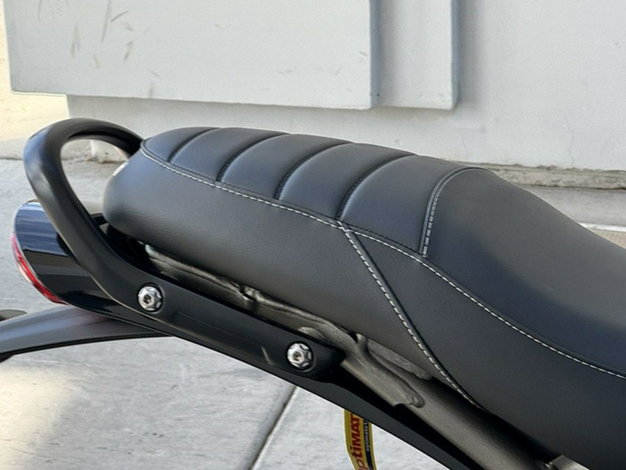 2026 Triumph Speed 400 Pearl Metallic WhitePhantom Black