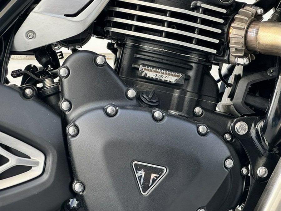 2026 Triumph Speed 400 Pearl Metallic WhitePhantom Black