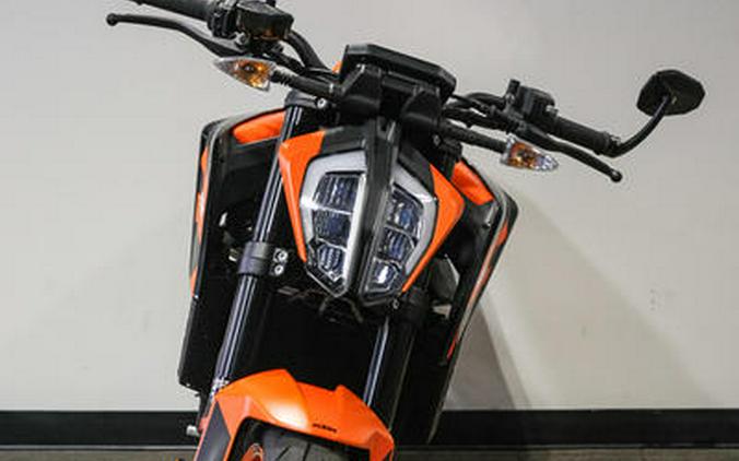 2022 KTM 890 Duke GP