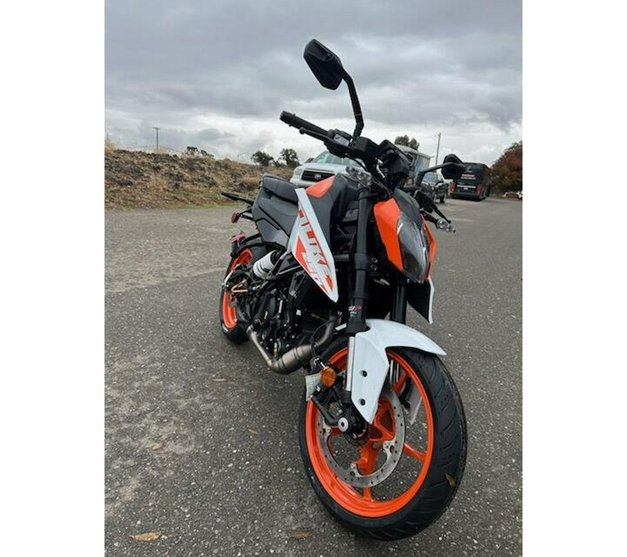 2024 KTM 250 DUKE