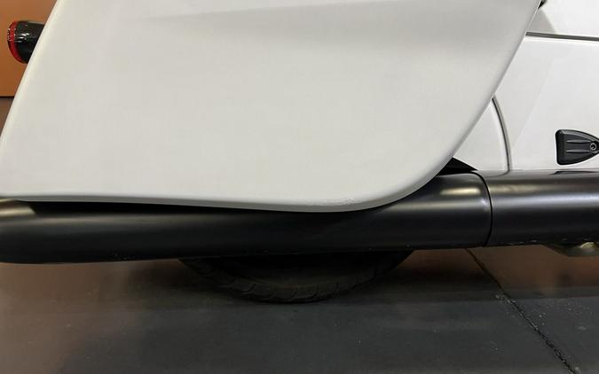 2019 Indian Motorcycle® Chieftain Dark Horse® White Smoke