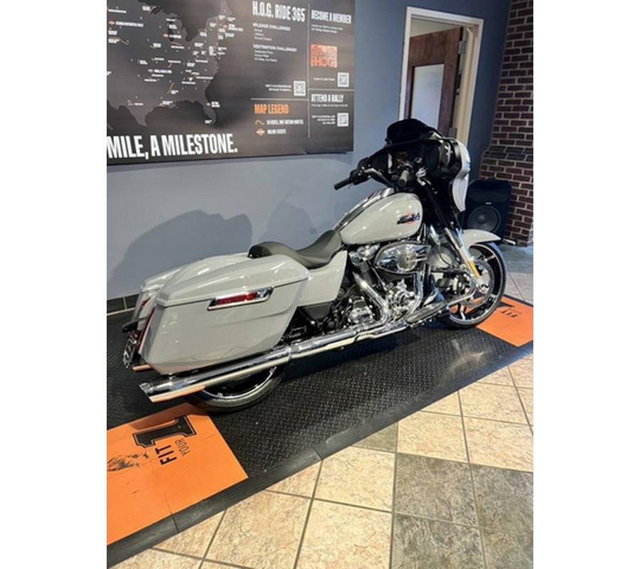 2026 Harley-Davidson FLHX - Street Glide