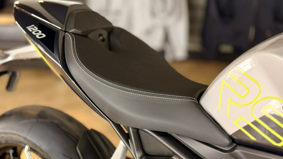 2025 Triumph Speed Triple 1200 RS