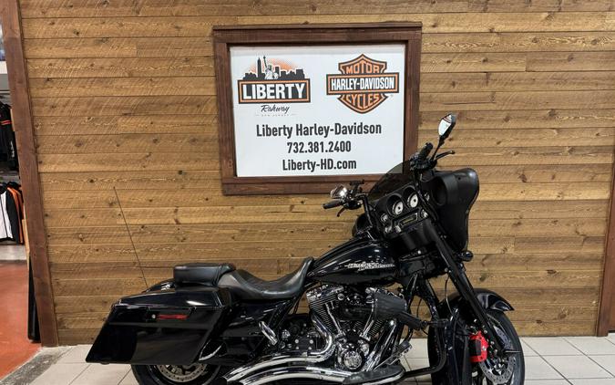 2013 Harley-Davidson® Street Glide® Midnight Pearl FLHX