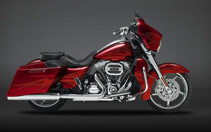 2016 Harley-Davidson® CVO™ Street Glide® Atomic Red with Candy Apple Flames