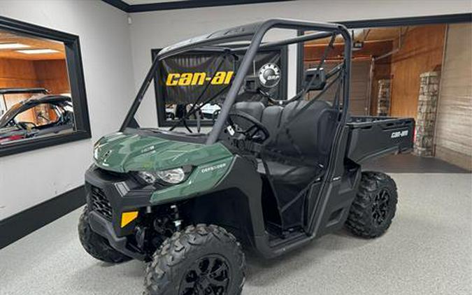 2024 Can-Am Defender DPS HD9