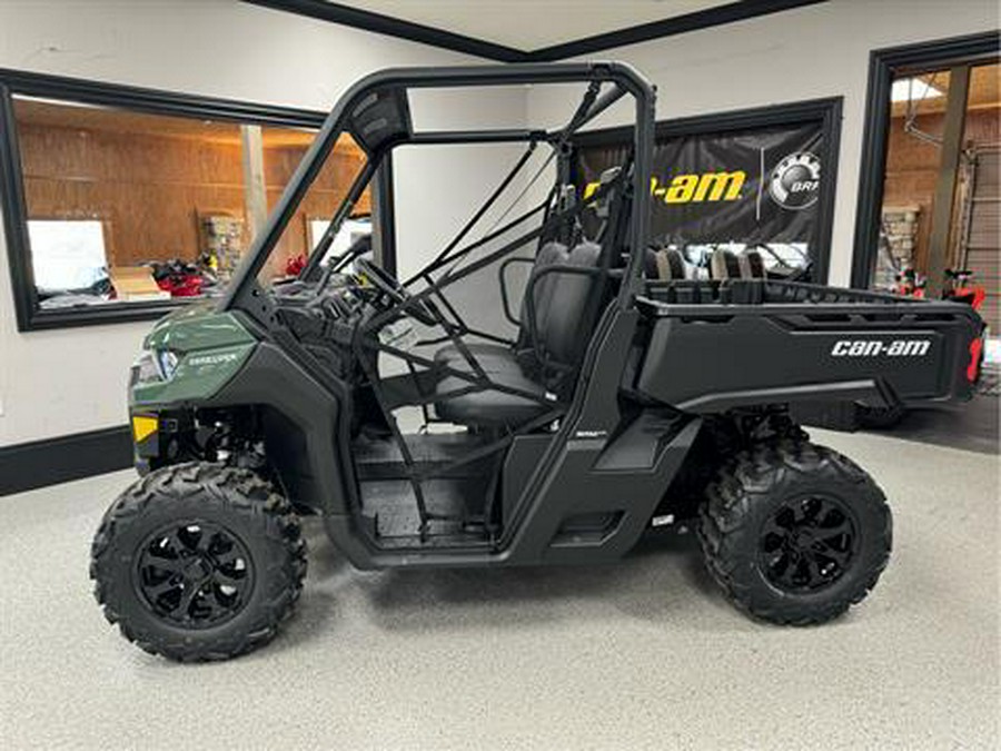 2024 Can-Am Defender DPS HD9