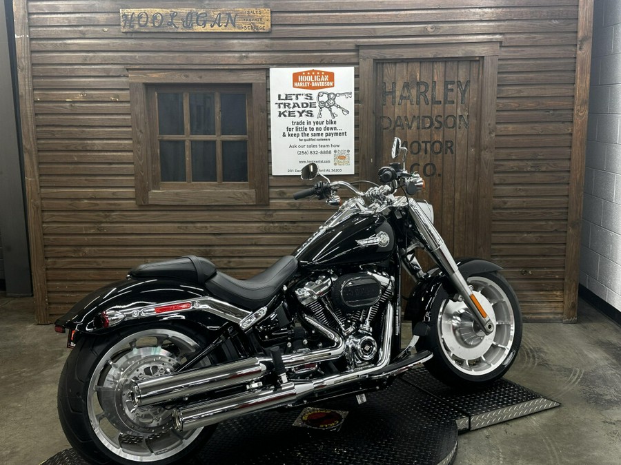 2024 Harley-Davidson Fat Boy 114 VIVID BLACK W/ PINSTRIPE