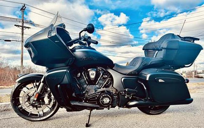 2025 Indian Motorcycle Pursuit® Dark Horse® with 112 and Powerband Audio Package