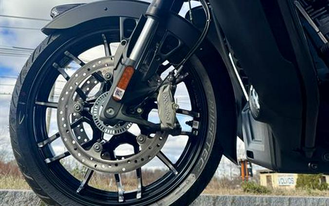 2025 Indian Motorcycle Pursuit® Dark Horse® with 112 and Powerband Audio Package