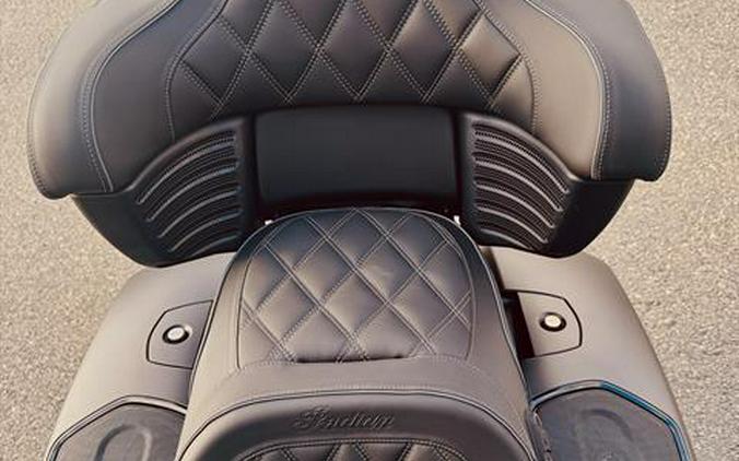 2025 Indian Motorcycle Pursuit® Dark Horse® with 112 and Powerband Audio Package