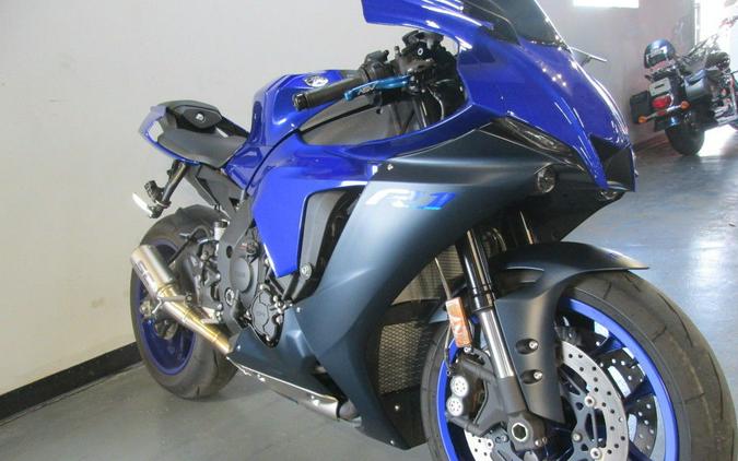2023 Yamaha YZF-R1