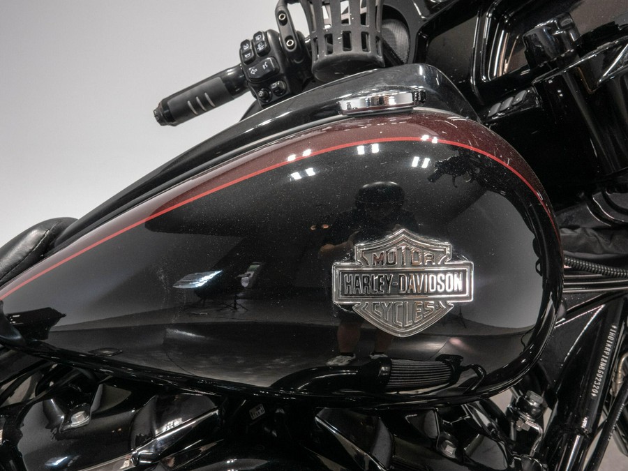 2022 Harley-Davidson FLHXS Street Glide Special in Midnight Crimson/Vivid Black