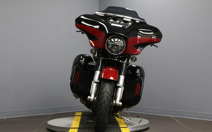 2017 Harley-Davidson® CVO™ Street Glide® Starfire Black/Atomic Red with Contrast Chrome Aggressor Wh