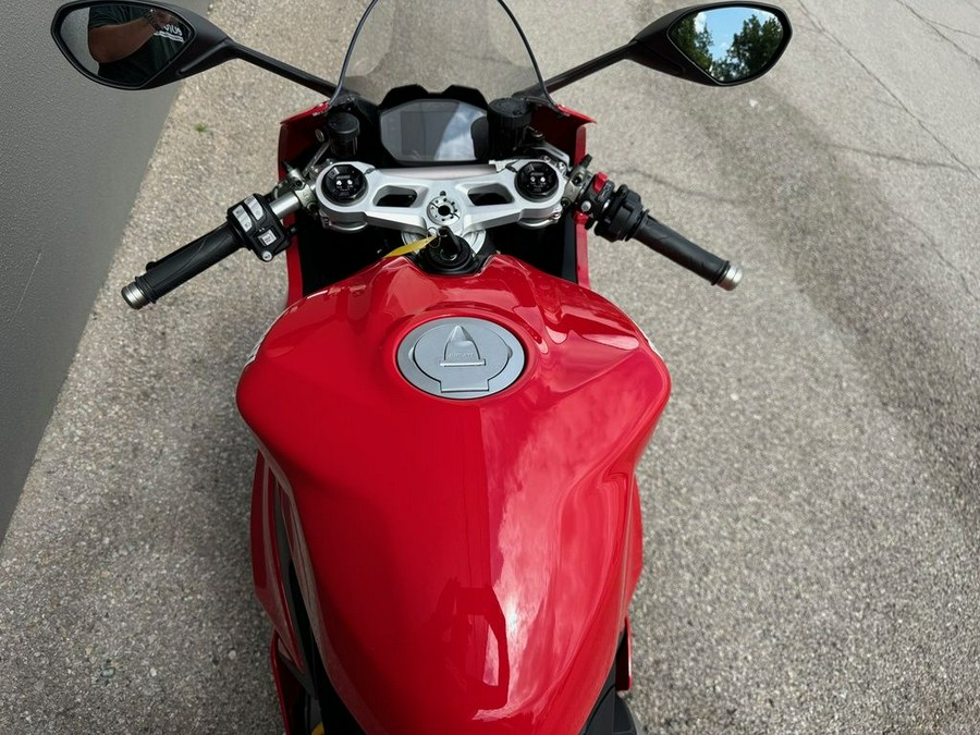 2022 Ducati Panigale V2 Ducati Red