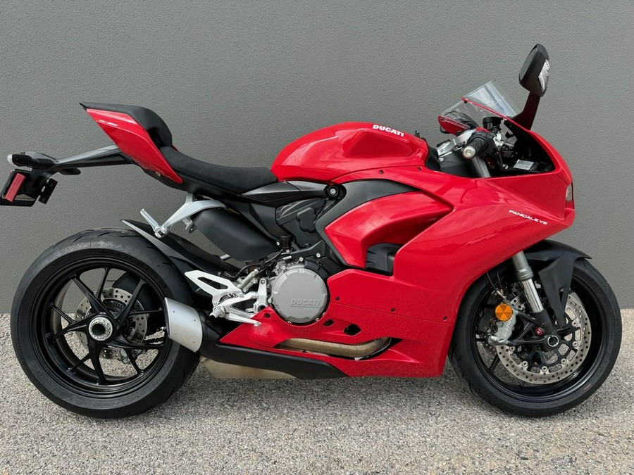 2022 Ducati Panigale V2 Ducati Red