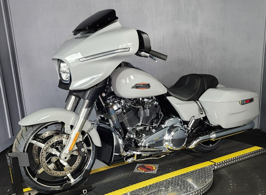 2025 Harley-Davidson Street Glide® FLHX BILLIARD GRAY