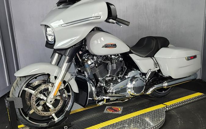 2025 Harley-Davidson Street Glide® FLHX BILLIARD GRAY