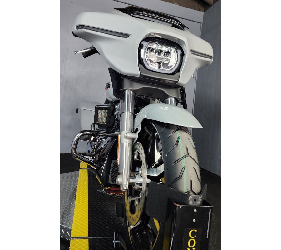 2025 Harley-Davidson Street Glide® FLHX BILLIARD GRAY