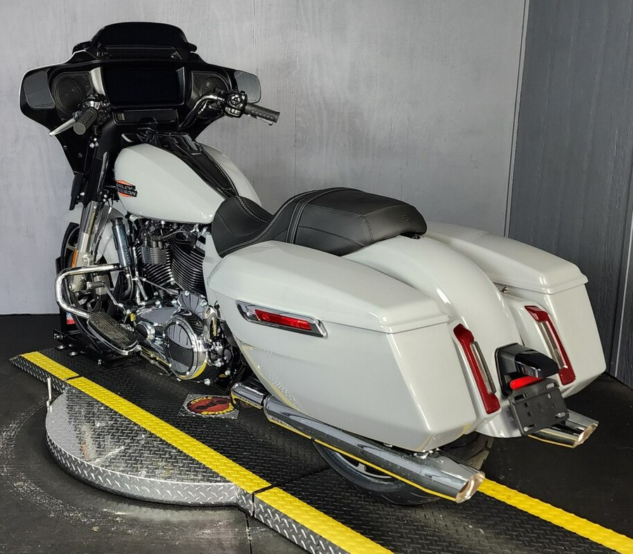 2025 Harley-Davidson Street Glide® FLHX BILLIARD GRAY