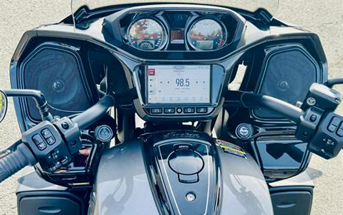 2025 Indian Motorcycle Pursuit® Dark Horse® with 112 and Powerband Audio Package