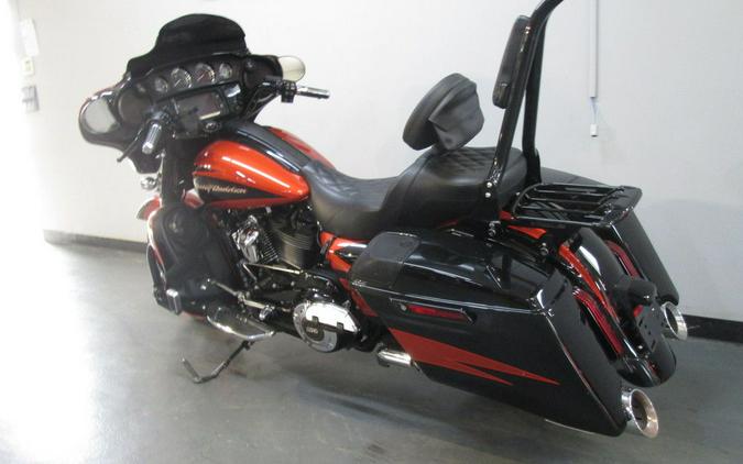 2017 Harley-Davidson® FLHXSE - CVO™ Street Glide®