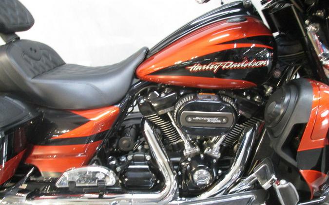 2017 Harley-Davidson® FLHXSE - CVO™ Street Glide®