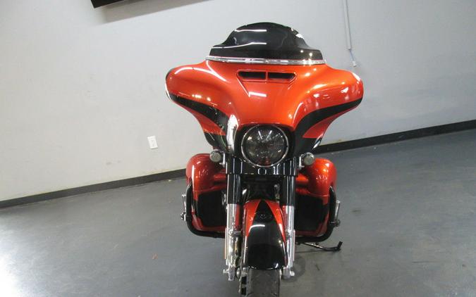 2017 Harley-Davidson® FLHXSE - CVO™ Street Glide®