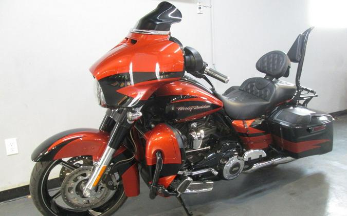 2017 Harley-Davidson® FLHXSE - CVO™ Street Glide®