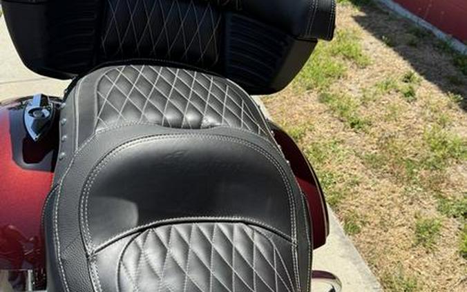 2022 Indian Motorcycle® ROADMASTER, MAROON MTLC/CRIMSON MTLC, 49ST Base