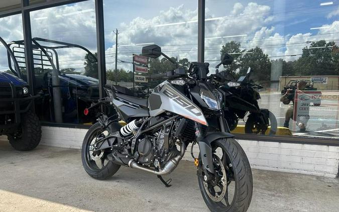 2026 KTM 250 Duke