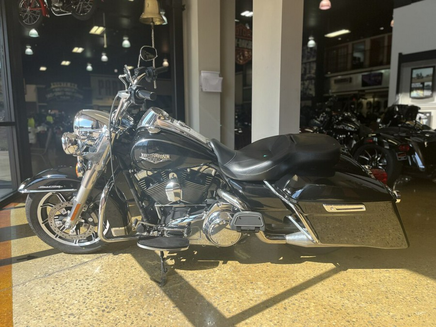 2014 Harley-Davidson Road King Vivid Black