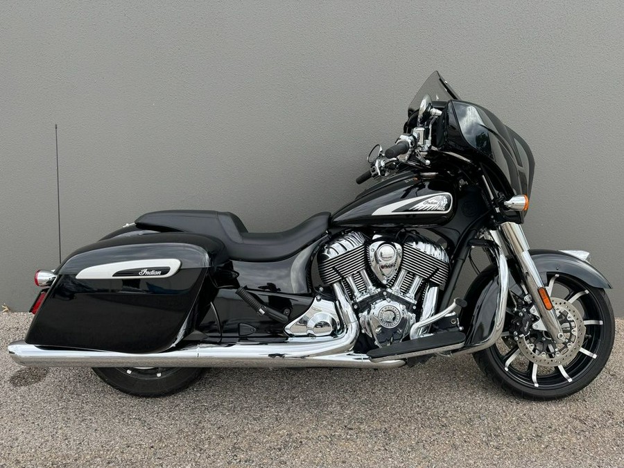 2019 Indian Motorcycle® Chieftain® Limited Thunder Black Pearl