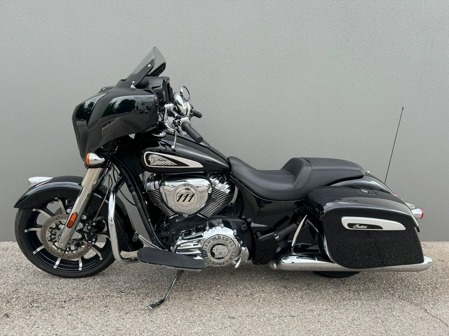 2019 Indian Motorcycle® Chieftain® Limited Thunder Black Pearl