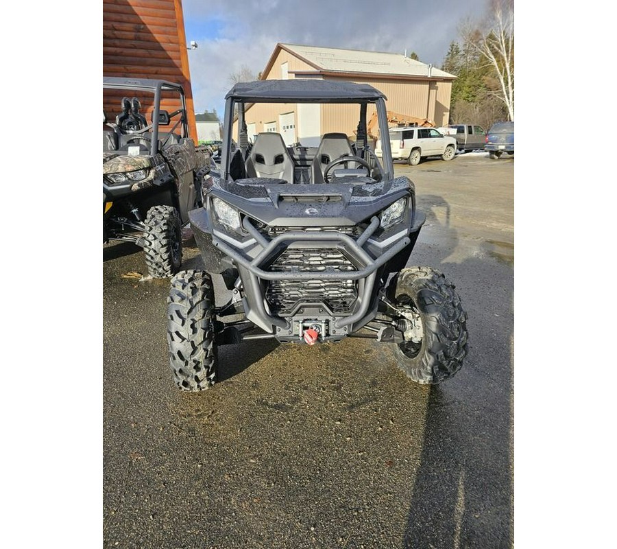 2025 Can-Am® Commander XT 700